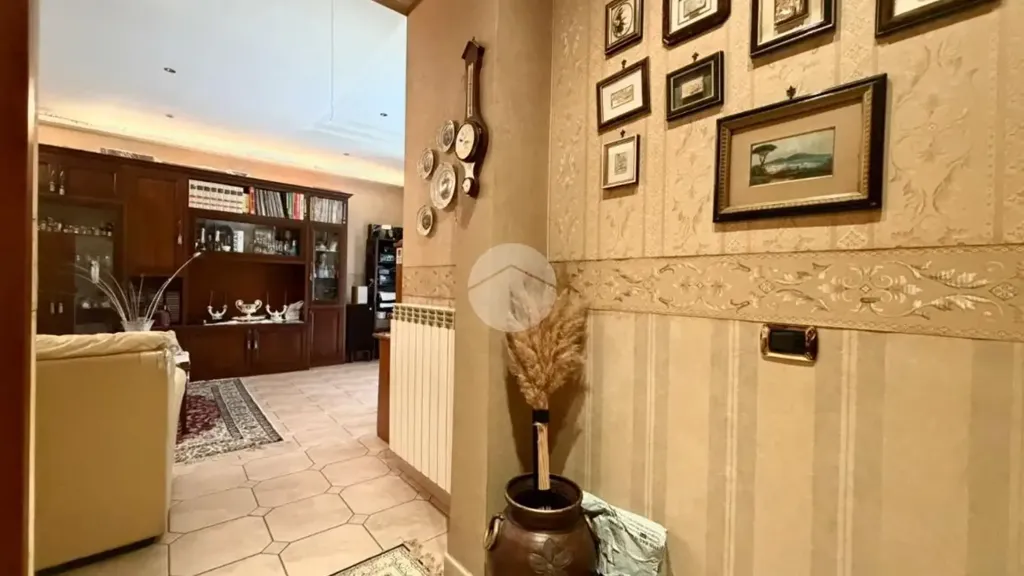 Entrée - Apartment with Balconies in Central Naples