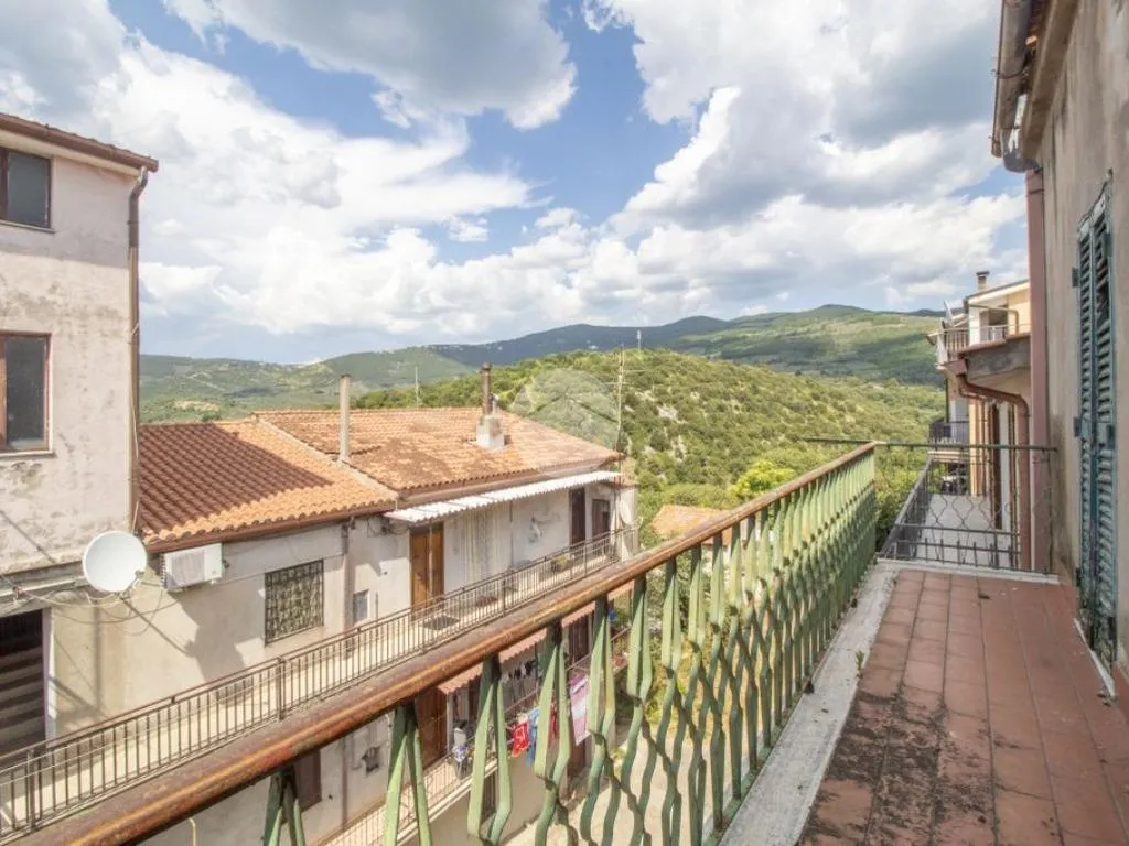 Rõdu - 3-Room Apartment with Balcony in Moricone