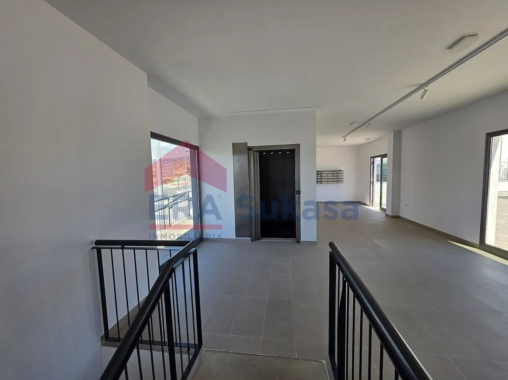 Pièces - Penthouse with Sea View in Avenida Resistiré