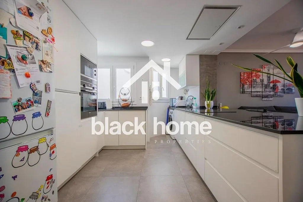 Cuisine - Apartment with Terrace in Patraix, Valencia