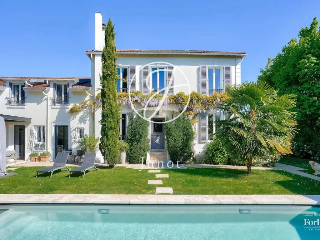 Bassein - Luxury Longère with Pool in Croissy-sur-Seine