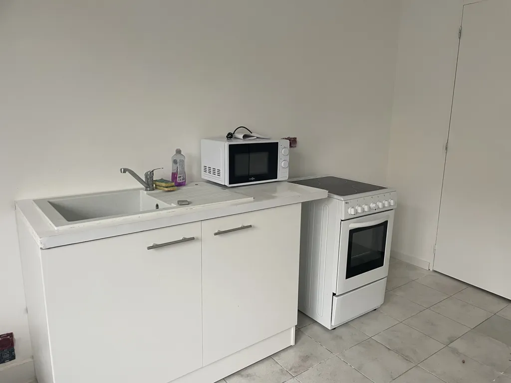 Köök - Renovated Studio in Mauzé Sur Le Mignon
