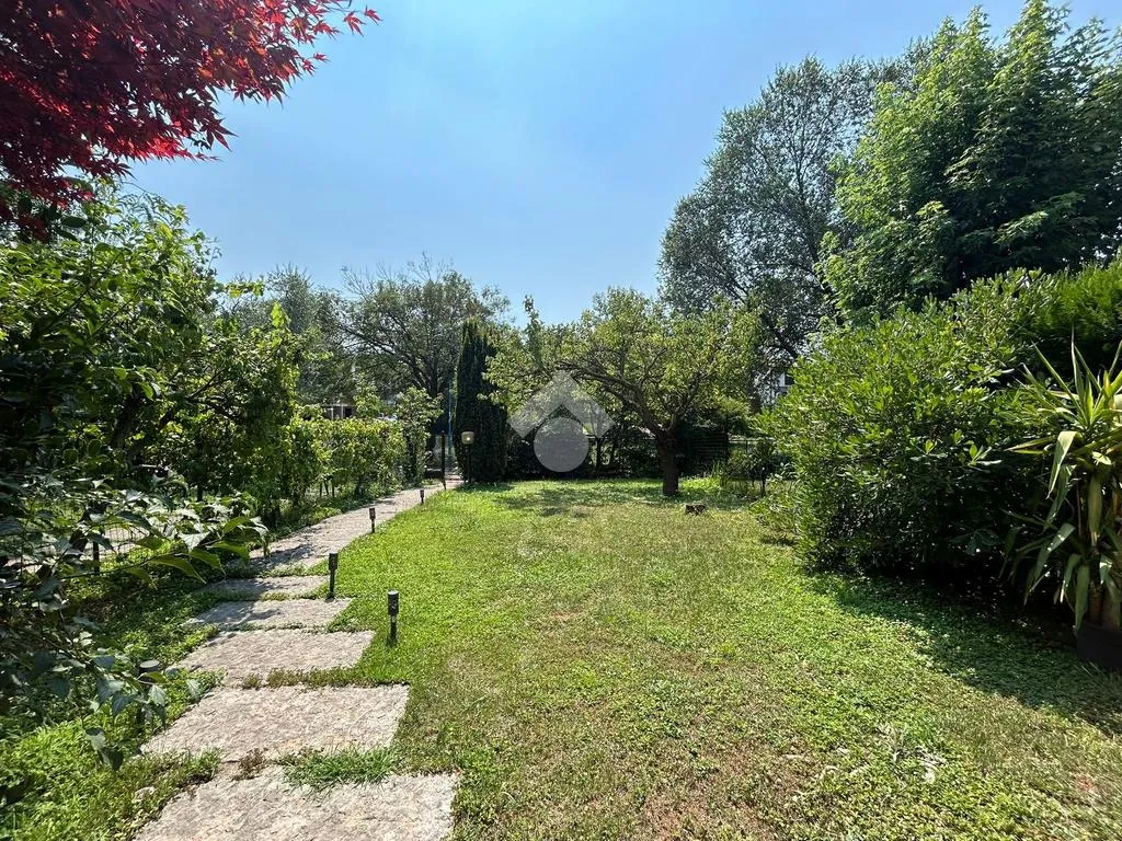 Aed - Semi-detached Villa with Solar Panels in Brescia