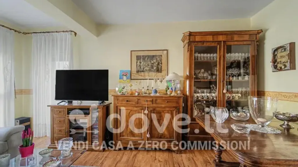 Wohnzimmer - Rearranged Apartment with Balcony in Catania