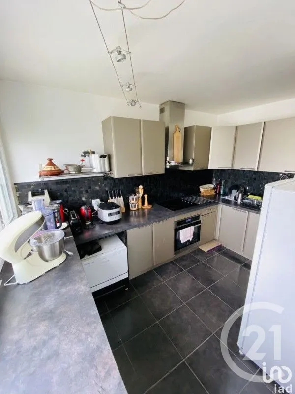 Cuisine - Appartement 2 Pièces avec Balcon à Les Ulis