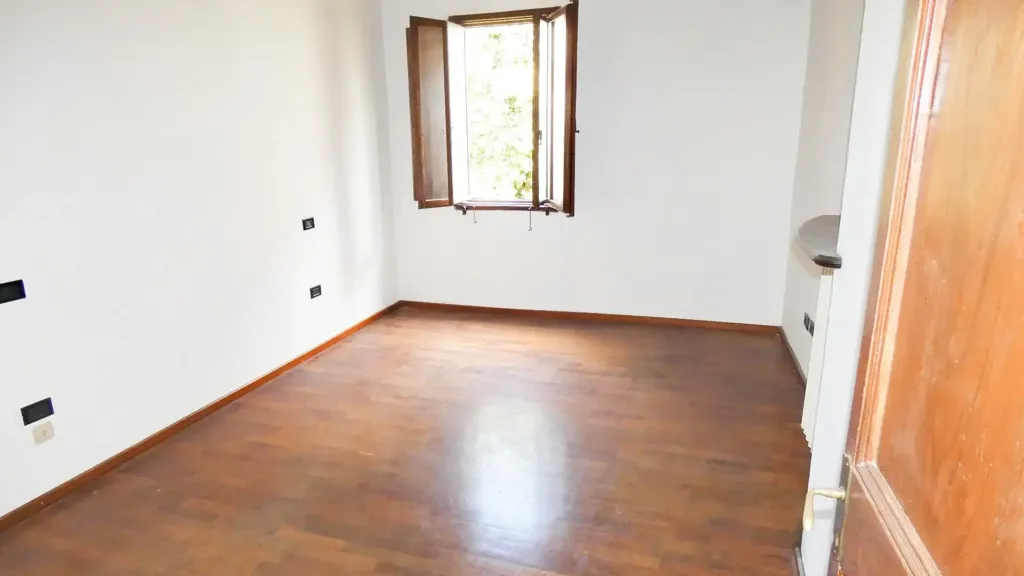 Pièces - Characterful Townhouse with Garden Access in Fabriano