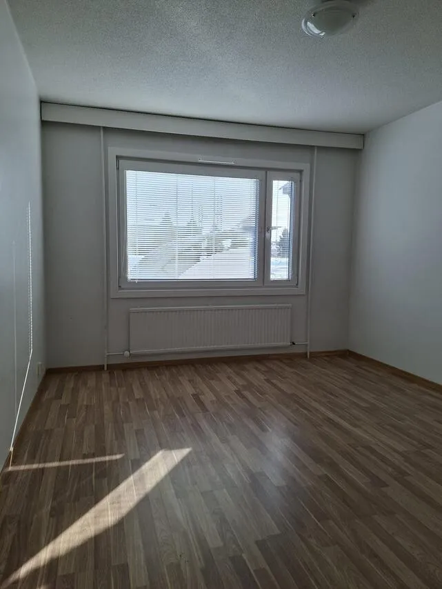 Pièces - Spacious Apartment with District Heating in Raahe Centre