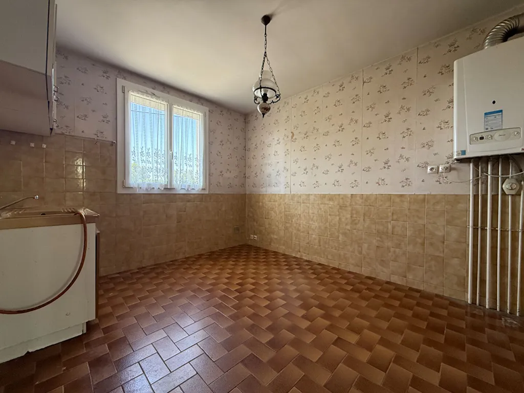 Cucina - Charming 4-Bedroom House with Garden in Central Location