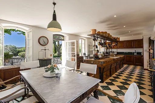 Köök - Villa with Pool in Saint-Tropez