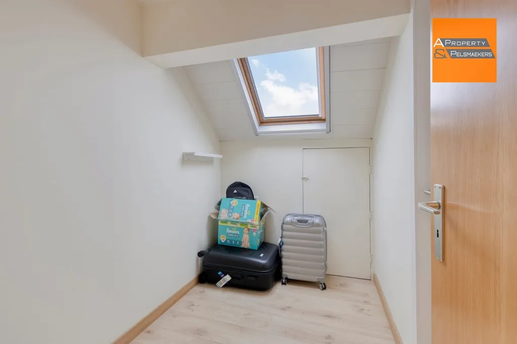 Pièces - Local Commercial avec Appartement à Sterrebeek