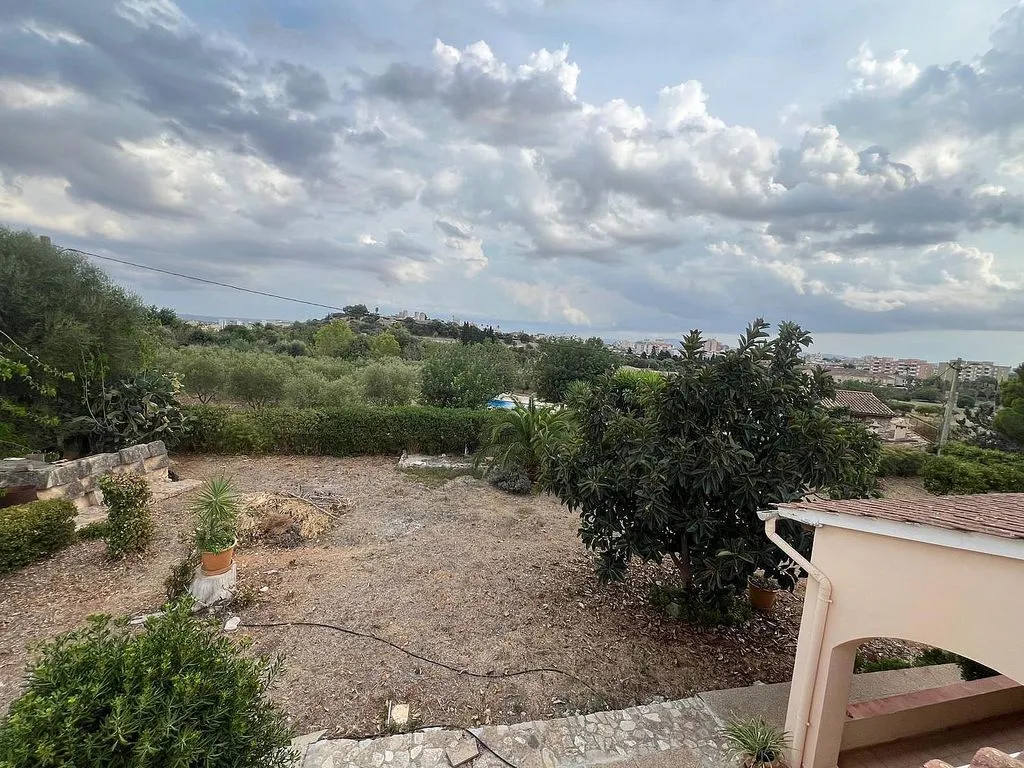 Aed - Rustic House with Pool in Reis Catòlics