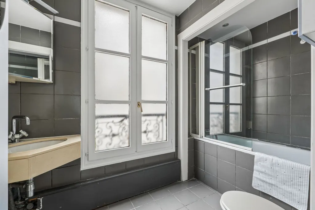Salles de bain - Appartement de Charme avec Ascenseur sur Boulevard Malesherbes