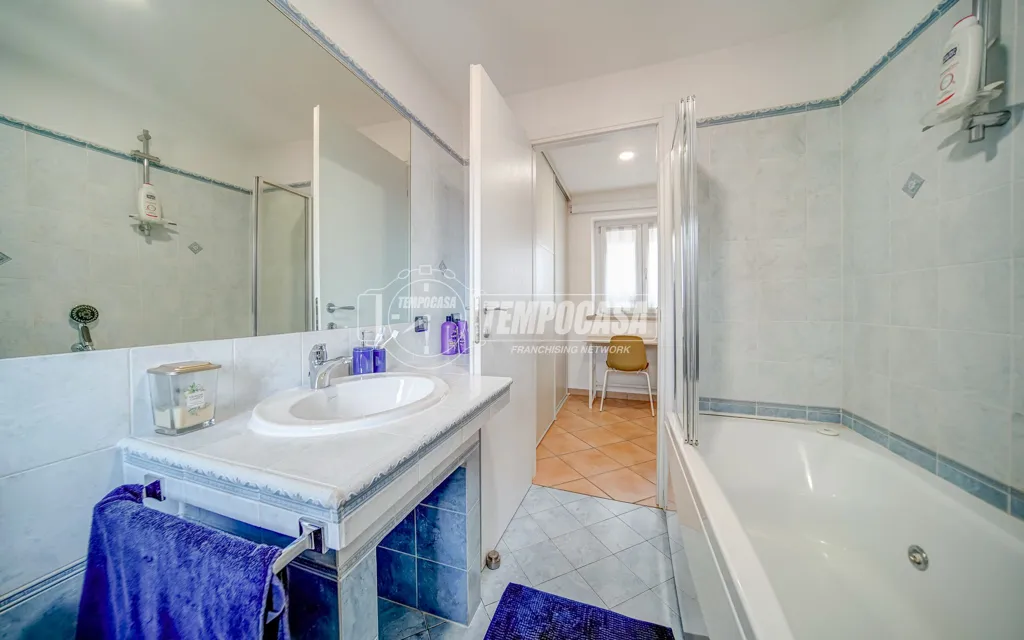 Vannitoad - Semi-Detached House with Garden in Sumirago
