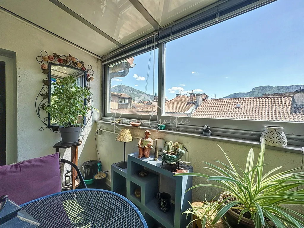 Balcon - Duplex avec Parking Privé et Véranda au Centre-ville de Millau