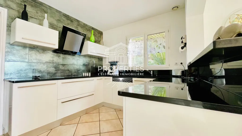 Cucina - House with Pool in Valcros, La Londe