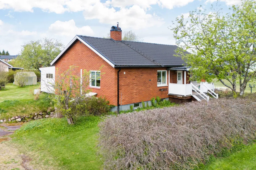 Välivaade - Classical Brick Villa with Garden in Quiet Area