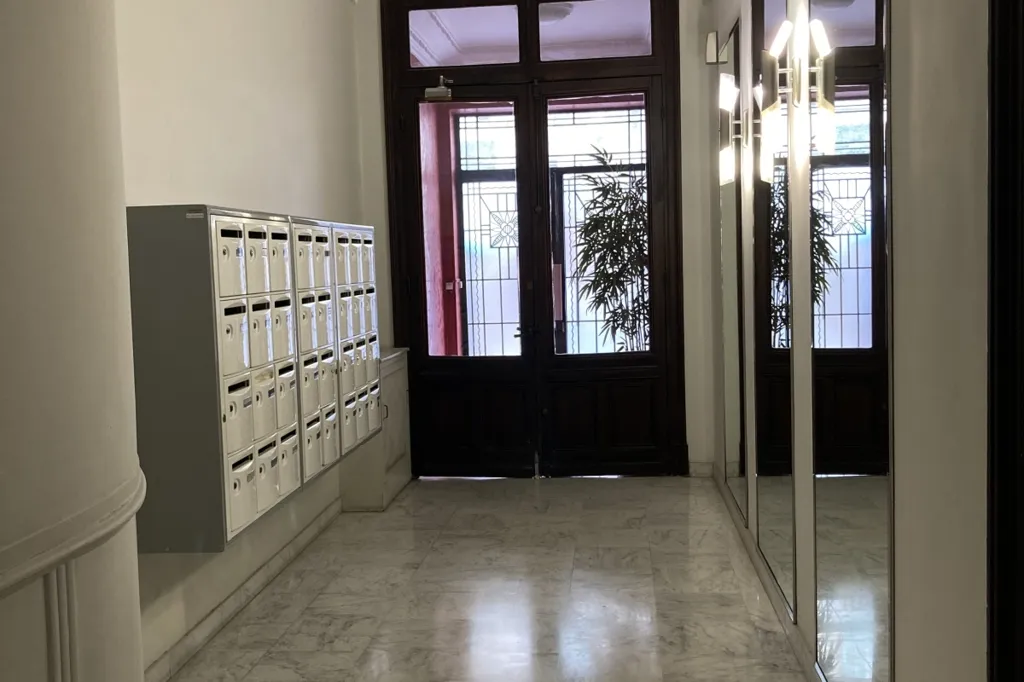 Entrée - Appartement Duplex au Cœur du Carré d'Or à Nice