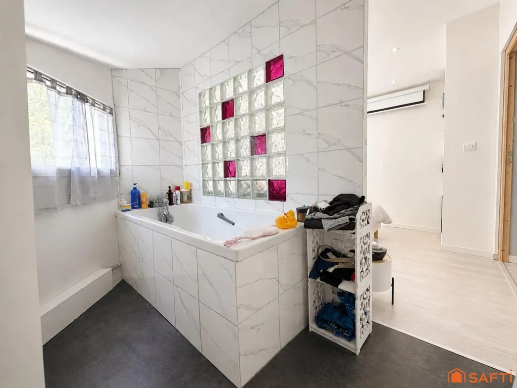 Salles de bain - Maison Familiale avec Jardin à Canteleu