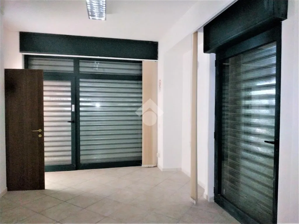 Esik - Commercial Space Near INPS in Caserta