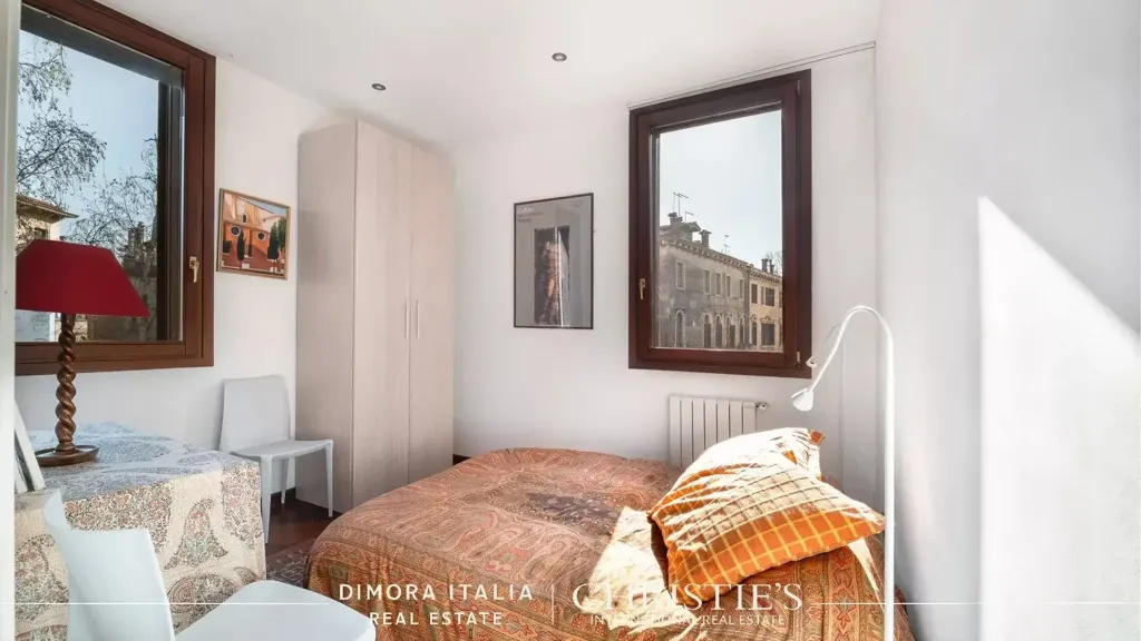 9-room apartment in IT