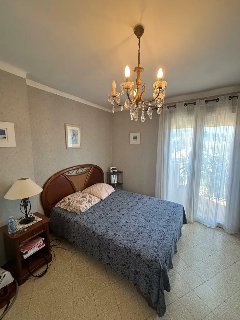 Chambres - Maison avec Jardin et Garage à Ollioules