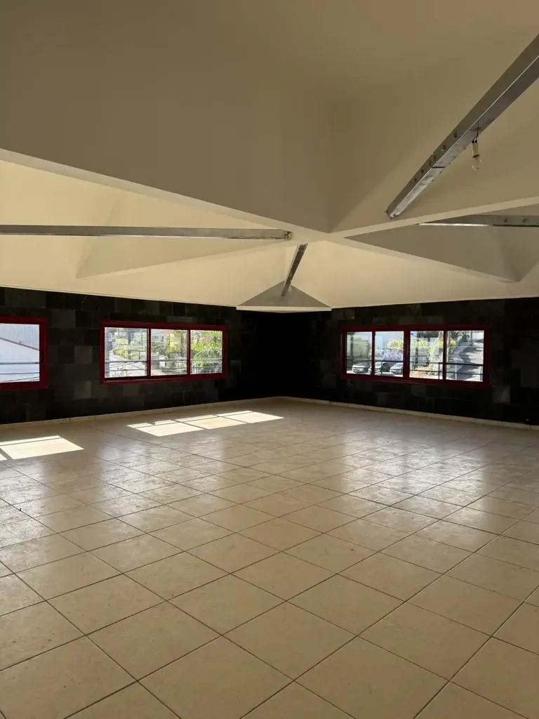 Stanze - Open Space with View in Central Location