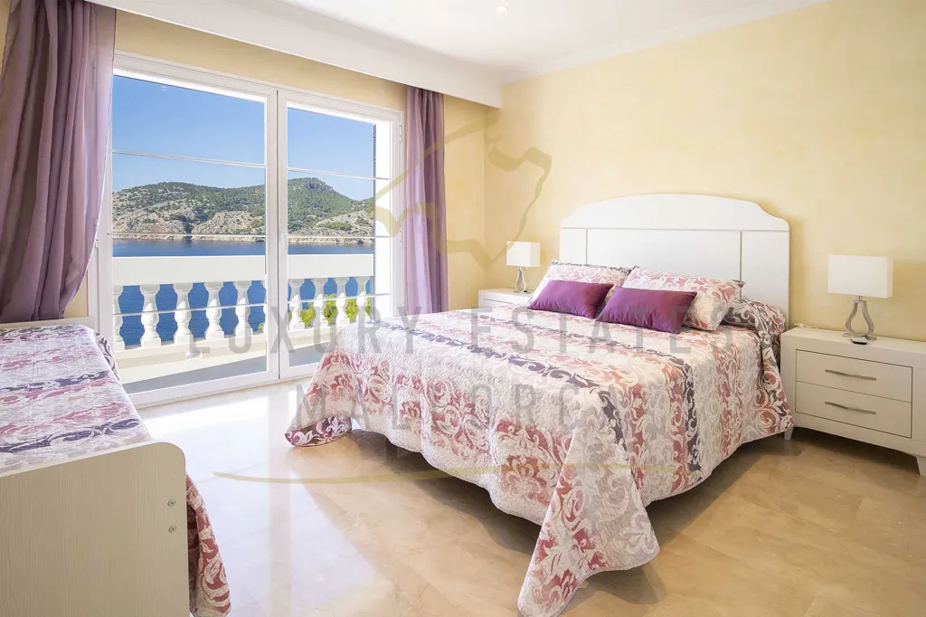 Bedrooms - Partially Renovated Villa with Ocean Views in Camp de Mar