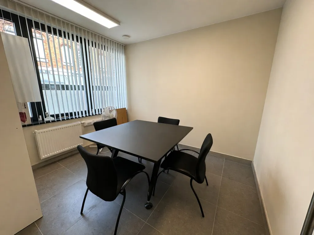 Bureau - Espace de Bureau avec Parking à Torhout