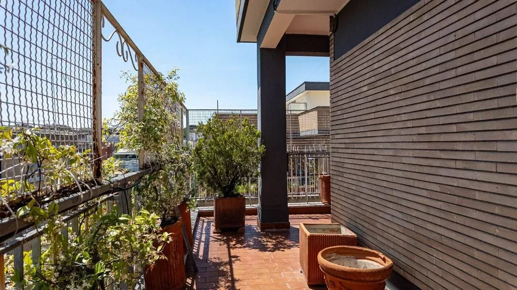 Balcone - Exclusive Penthouse with Panoramic Terrace in Rome