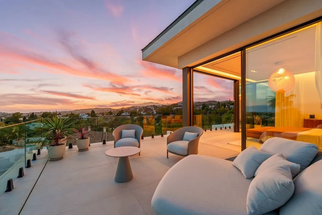 Terrass - Luxury Villa with Infinity Pool in La Quinta, Marbella