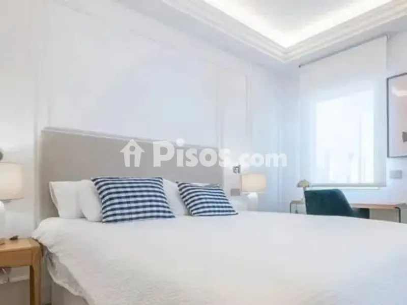 Bedrooms - Apartment with Light in Almagro, Madrid