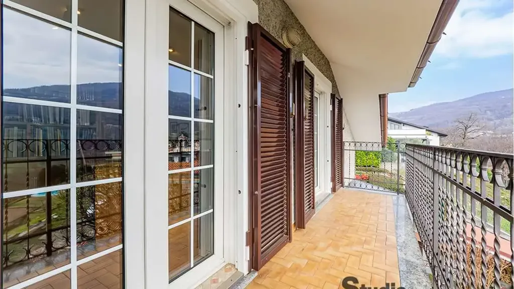 Balcon - Luxury Villa with Panoramic View in Ello