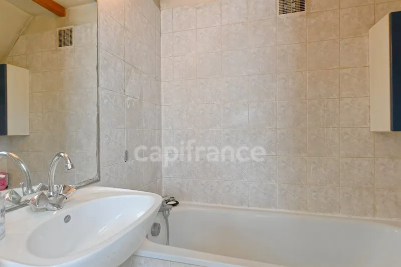 Vannitoad - Charming Flat with Terrace in Maurecourt