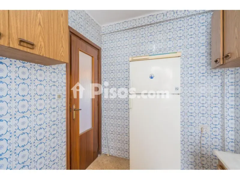 Cuisine - Apartment with Balcony in Xirivella