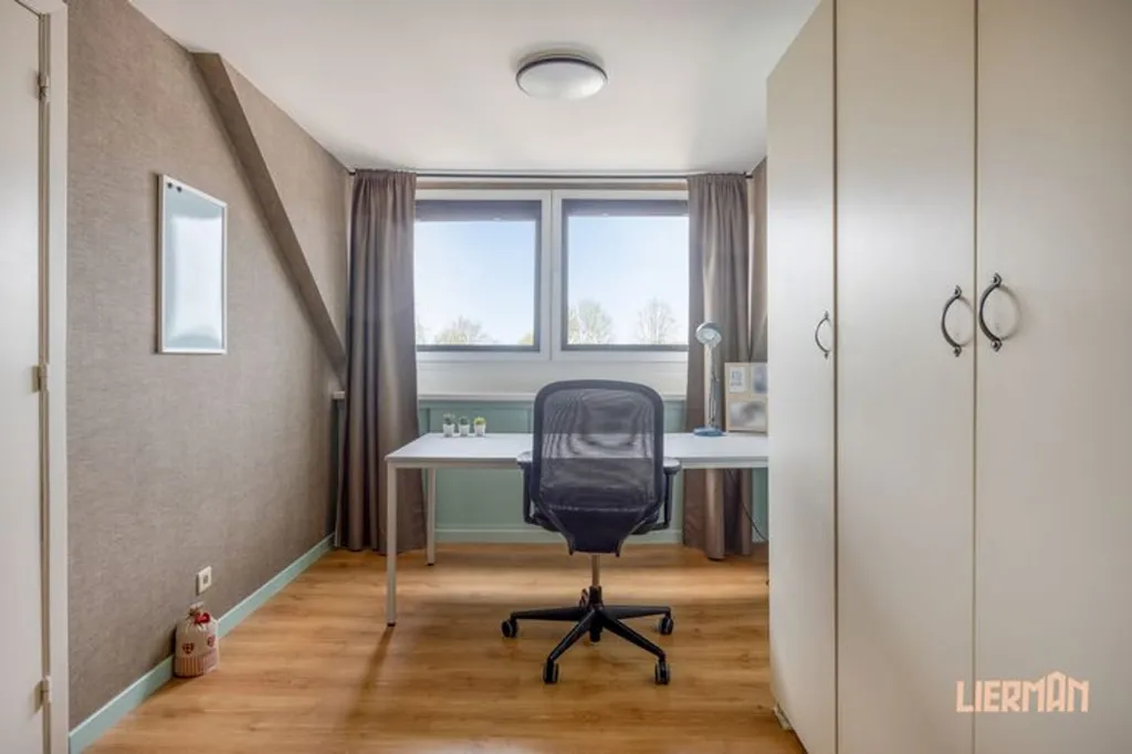 Kabinet - House with Garden and Solar Panels in Aalst