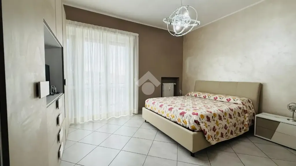 Chambres - Restored 3-Bedroom Flat with Balcony in Rivoli