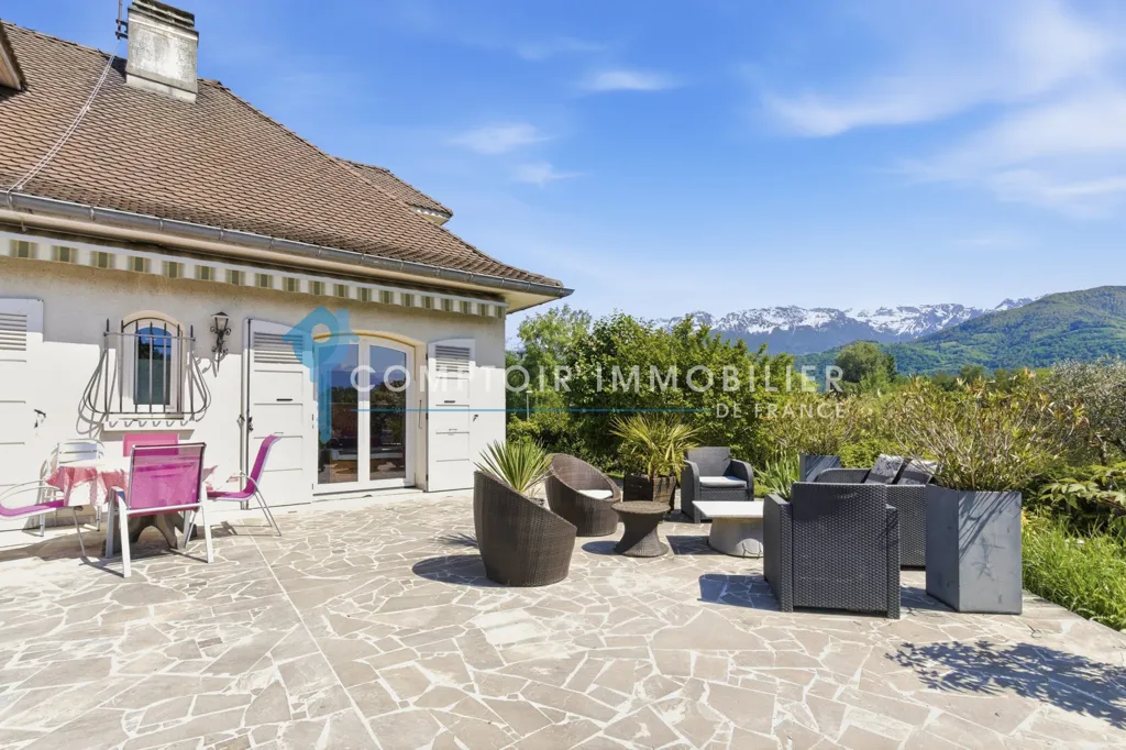Terrasse - Maison avec Vue Panoramique et Piscine à Meylan