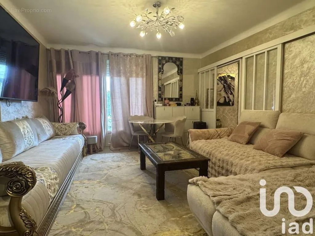 Elutuba - Refurbished 3-Bed Flat with Balcony in Nîmes