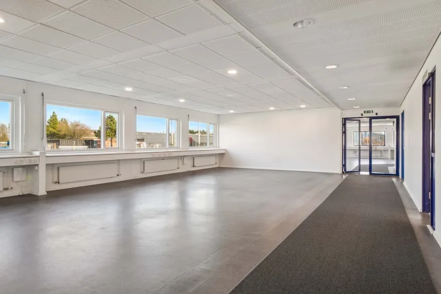 Office - Modular Showroom with Parking in Copenhagen