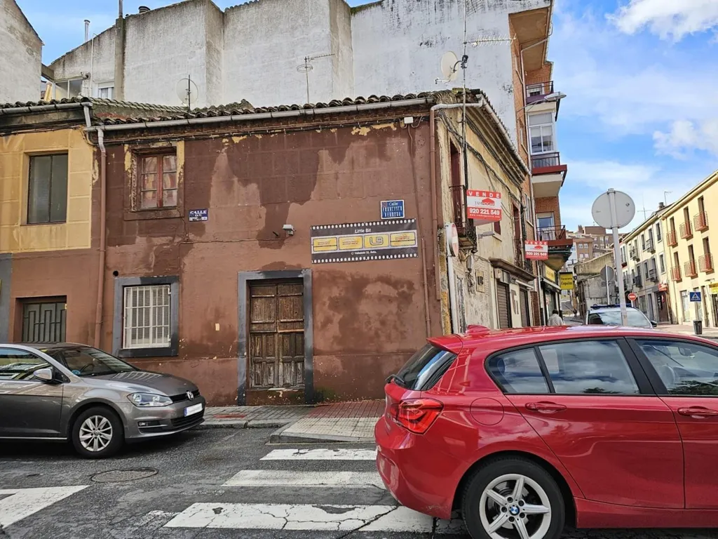 Välivaade - Reformable House with Parking in Ávila
