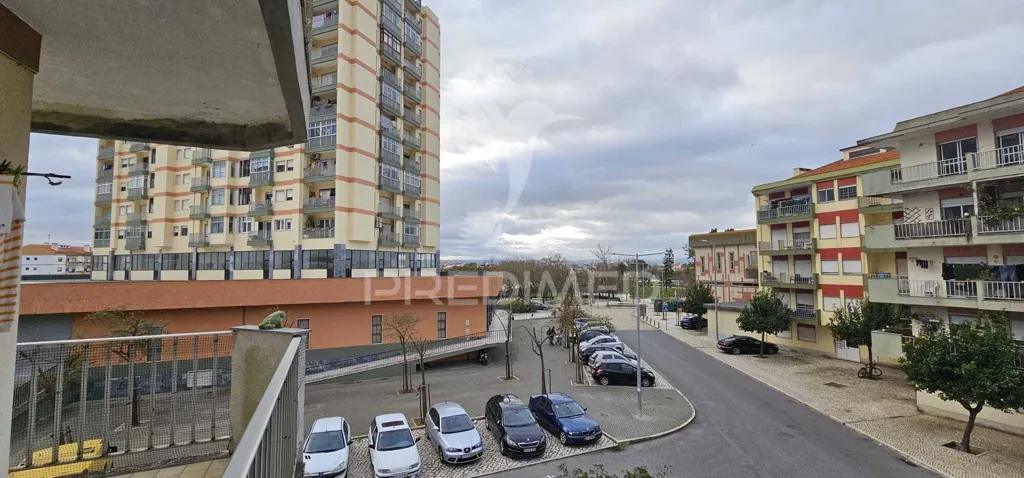 Rõdu - Central T3 Apartment with Balcony in Samora Correia