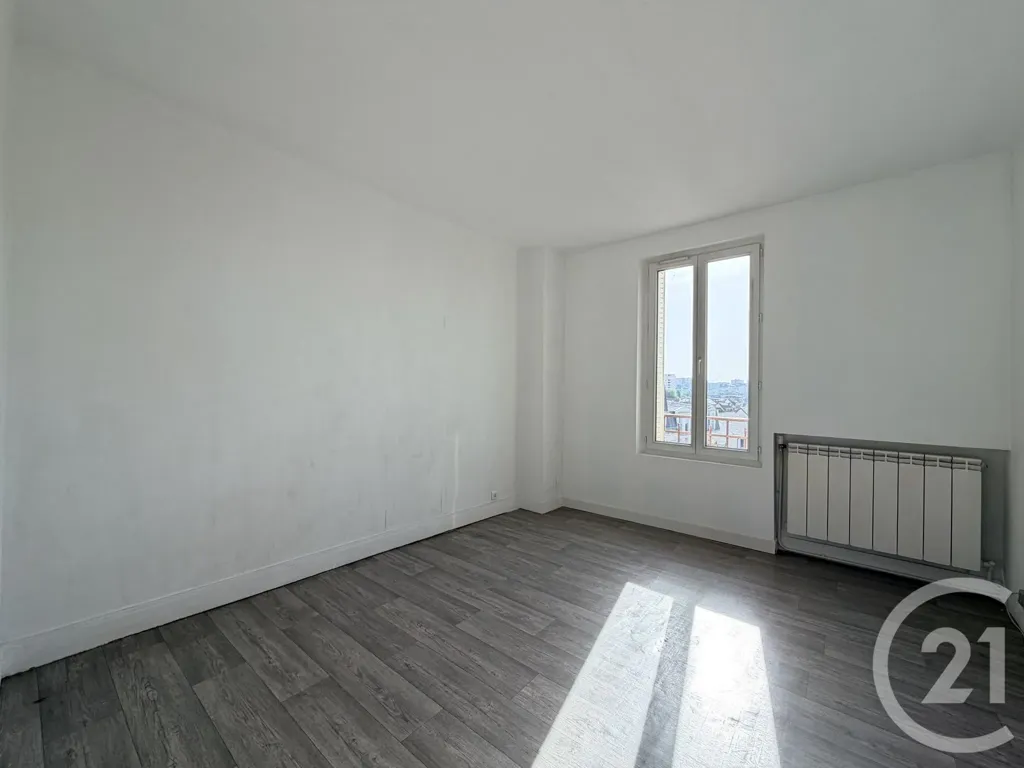 Toad - Charming 3-Bed Flat in Antony Centre