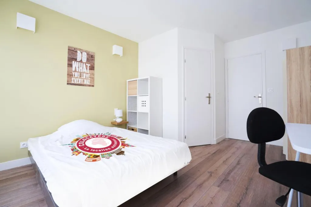 Chambres - Colocation Meublée avec Balcon à Lille