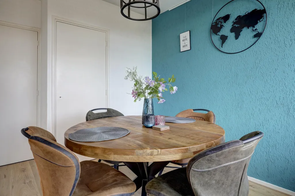 Salle à manger - Light and Spacious Apartment with Two Balconies in Rotterdam