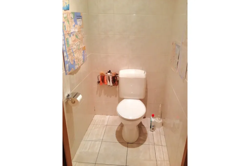 Bathrooms - Charming Flat with 2 Bedrooms in Grand Place