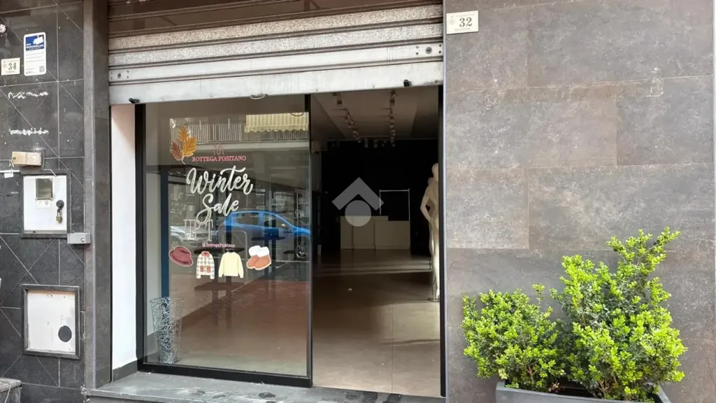 Extérieur - Commercial Space with 4 Windows in Castellammare di Stabia