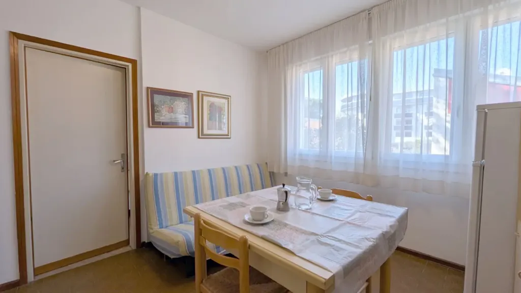 Söögituba - Triplex with Private Garden in Bibione