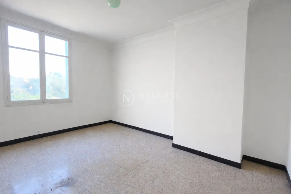 Rooms - Villa with Terrace in Quiet District