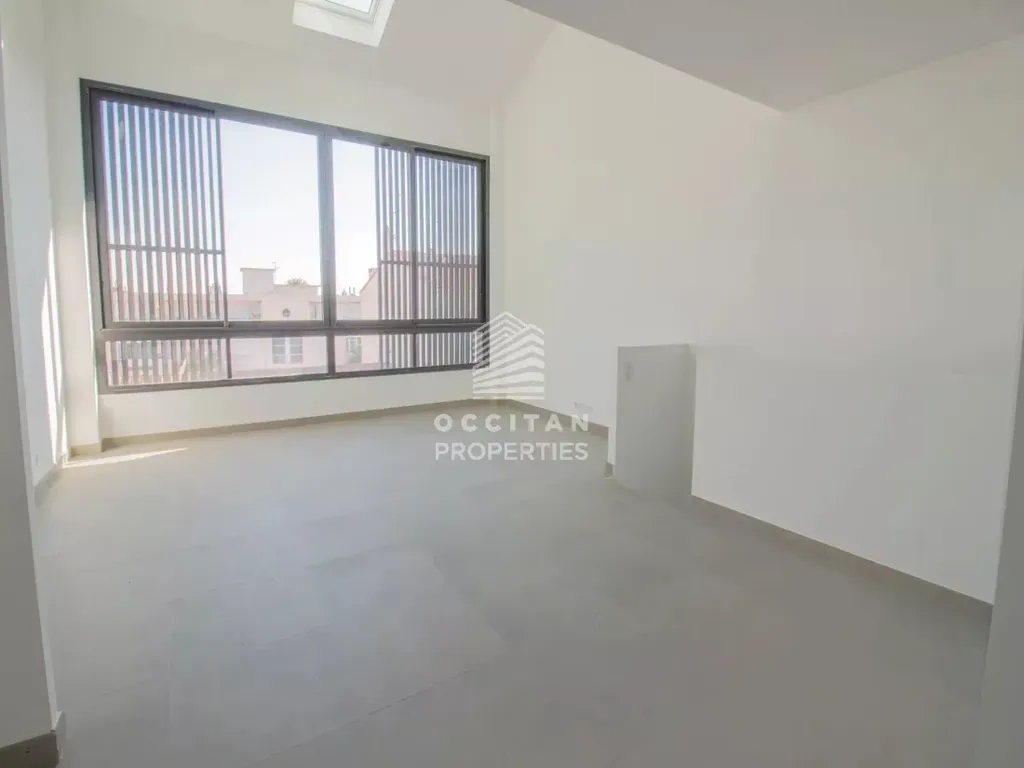 Toad - New Triplex with High Ceilings near Cannes