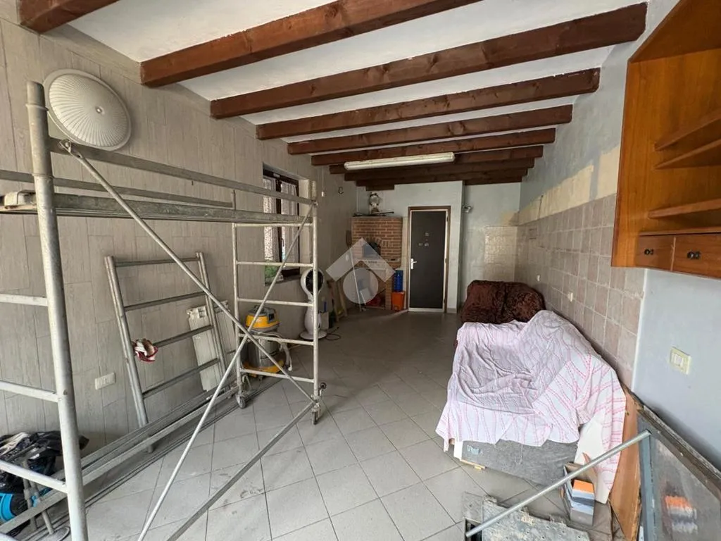 Living Room - Spacious 4-Bedroom Apartment in Sozzago